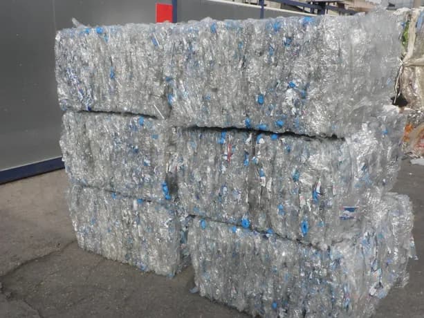 PET post-industrial bottle bales